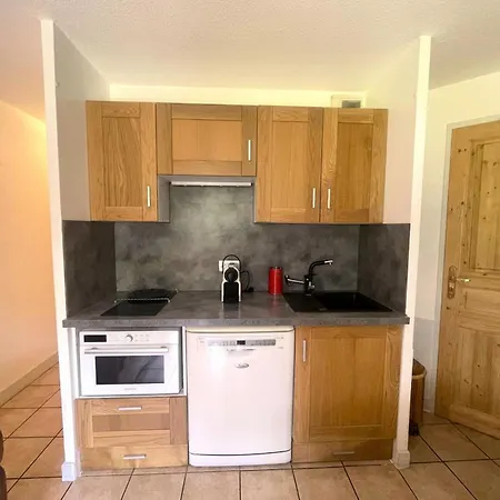 Appartamento D Or - Chaleureux T3, Emplacement Idéal Avec Place De Parking Privée Mae-3823