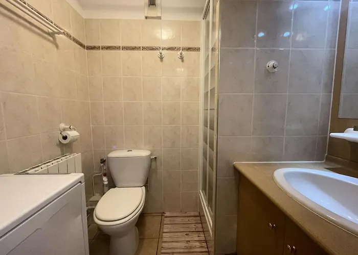 D Or - Chaleureux T3, Emplacement Ideal Avec Place De Parking Privee Mae-3823